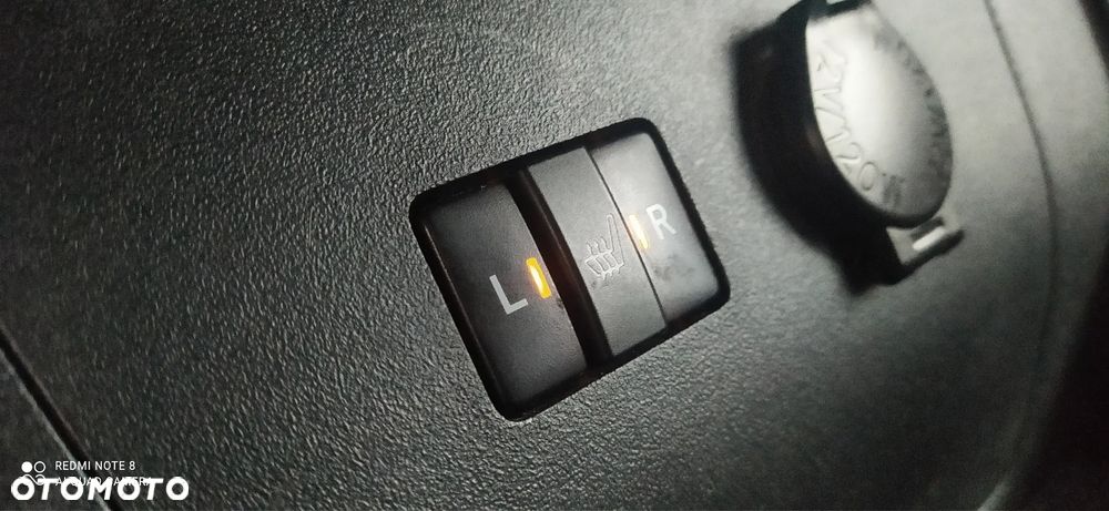 Toyota Prius 1.8 Hybrid Premium - 23