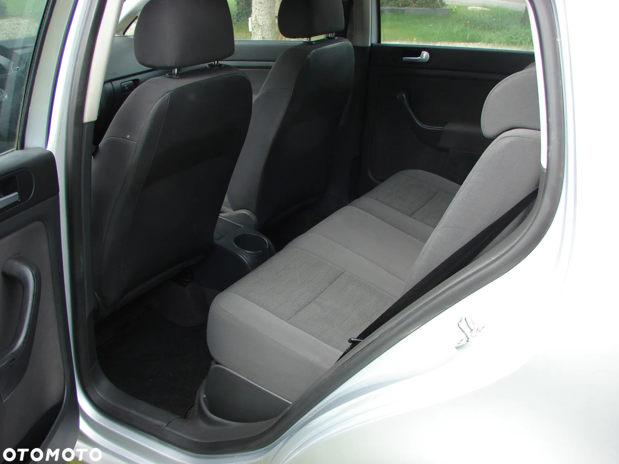 Volkswagen Golf - 6