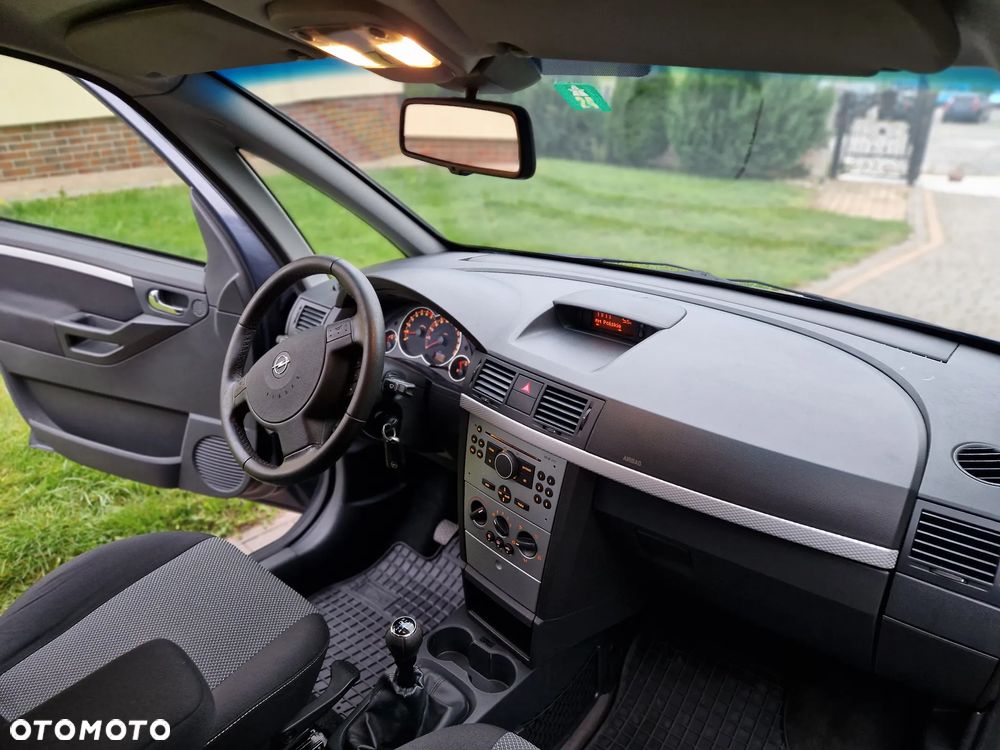 Opel Meriva 1.8 16V (Essentia) - 19
