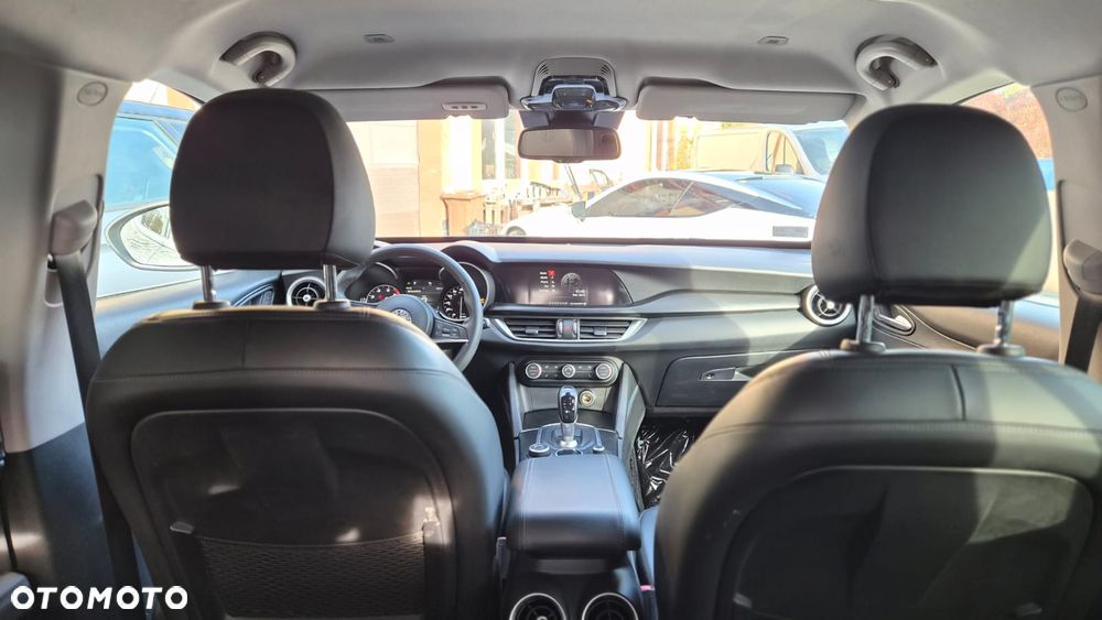 Alfa Romeo Stelvio 2.0 Turbo 16V AT8-Q4 Ti - 23