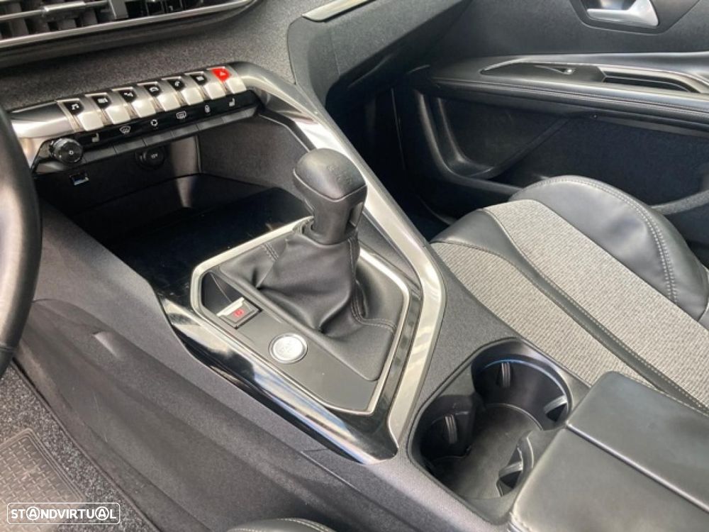 Peugeot 3008 1.2 PureTech Active - 24