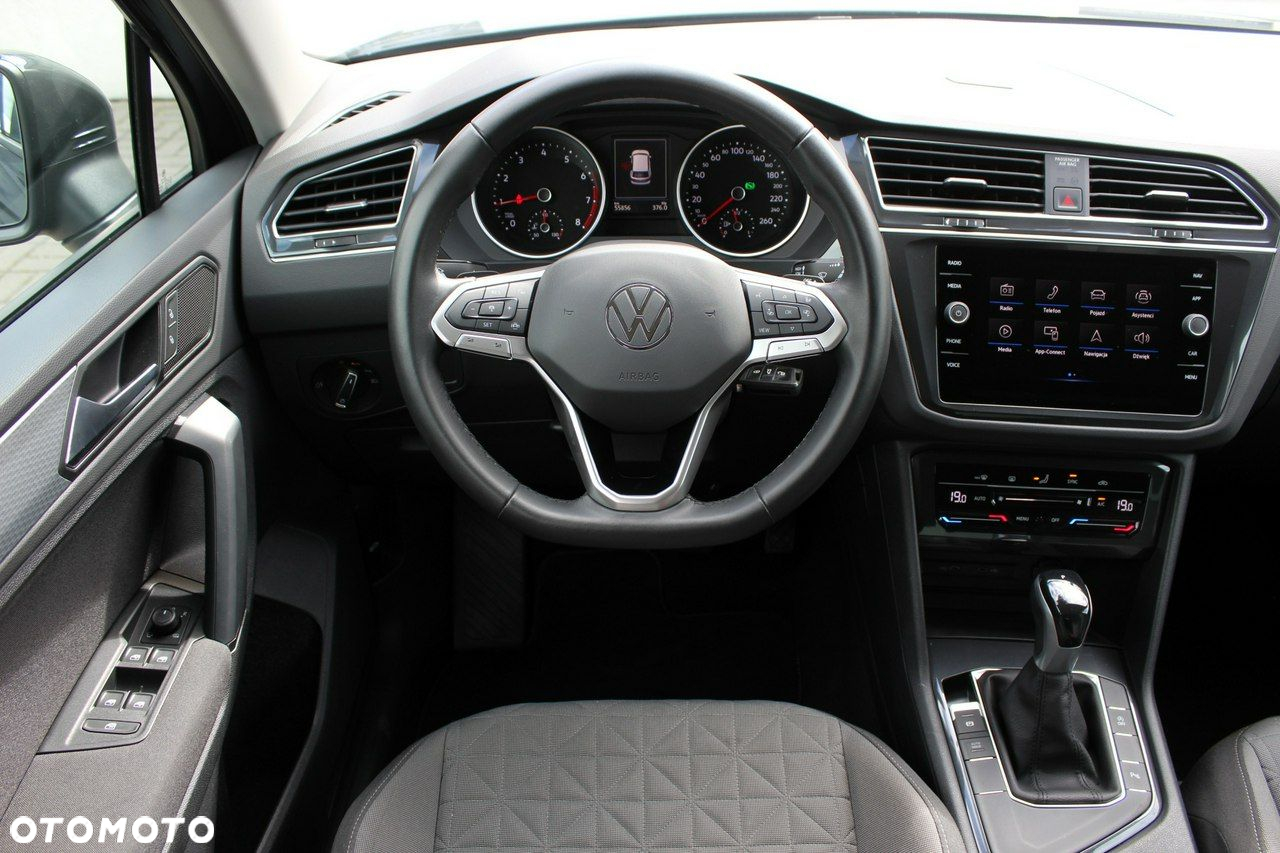 Volkswagen Tiguan - 8