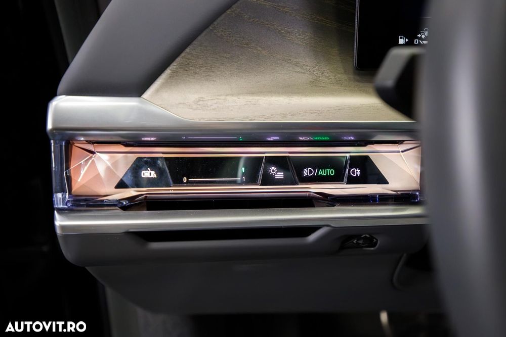 BMW M7 M760e xDrive AT PHEV - 39