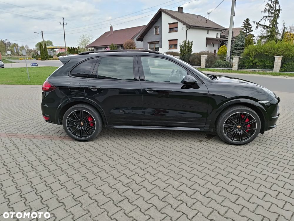 Porsche Cayenne Turbo Tiptronic S - 13