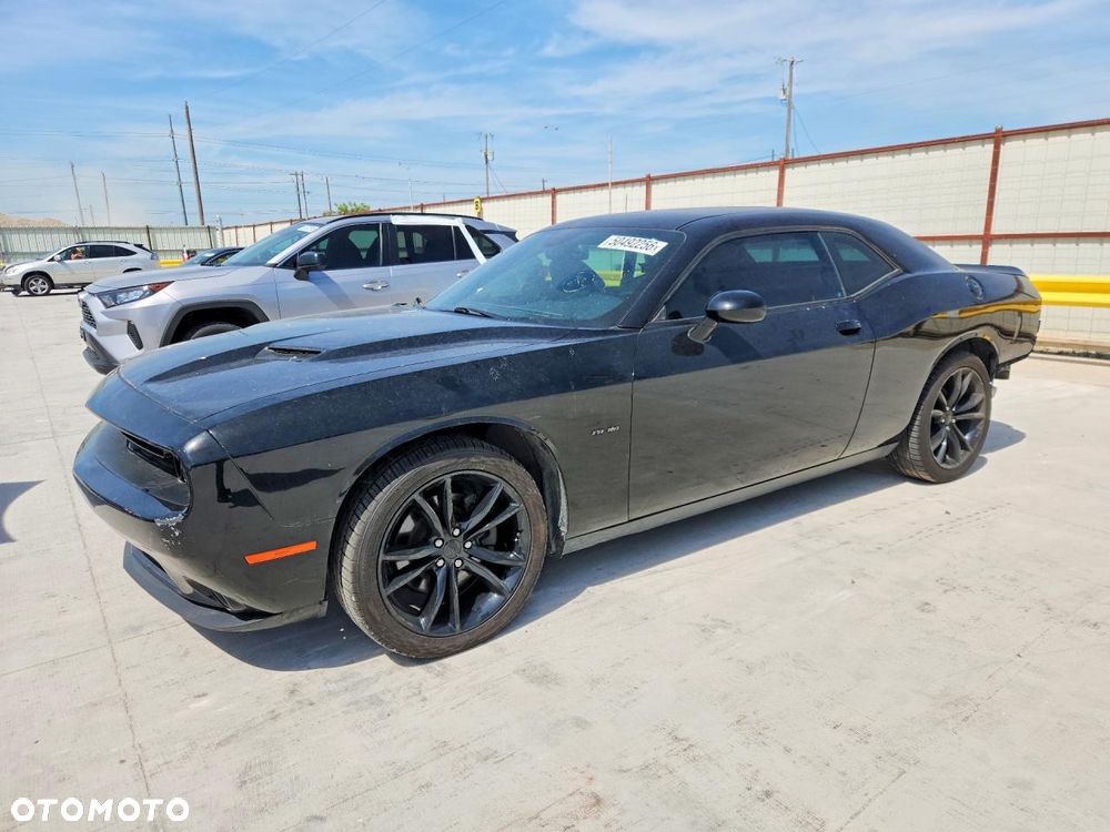 Dodge Challenger - 2