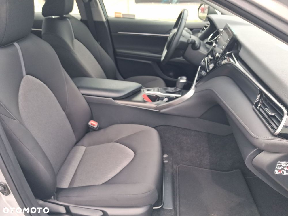 Toyota Camry 2.5 Hybrid Comfort CVT - 16