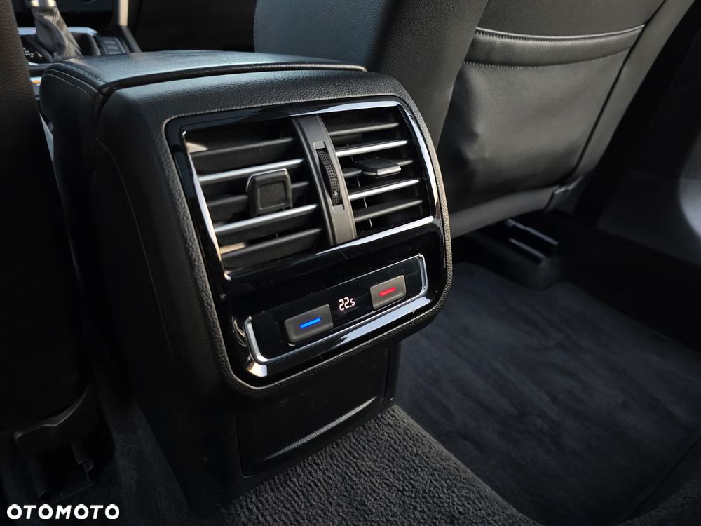 Volkswagen Passat 2.0 TDI Bi-Turbo BMT 4Mot Highline DSG - 32