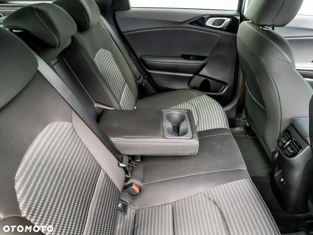 Kia Ceed 1.6 GDI PHEV L DCT - 26