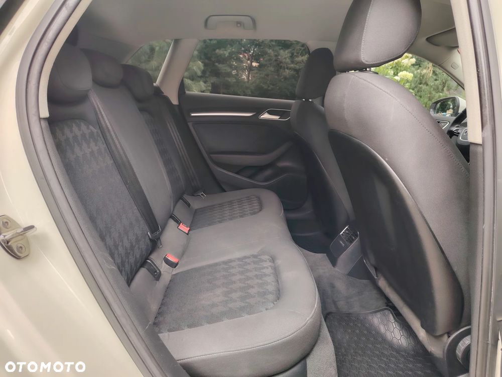 Audi A3 Sportback 1.4 TFSI S tronic Ambiente - 12