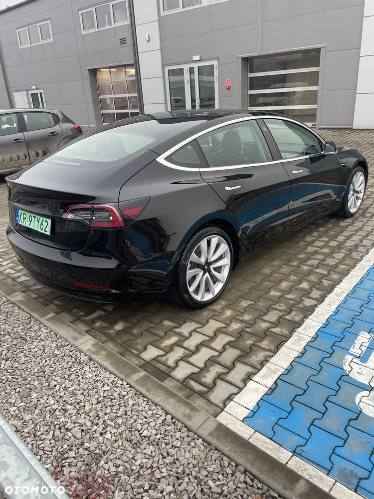 Tesla Model 3 - 5