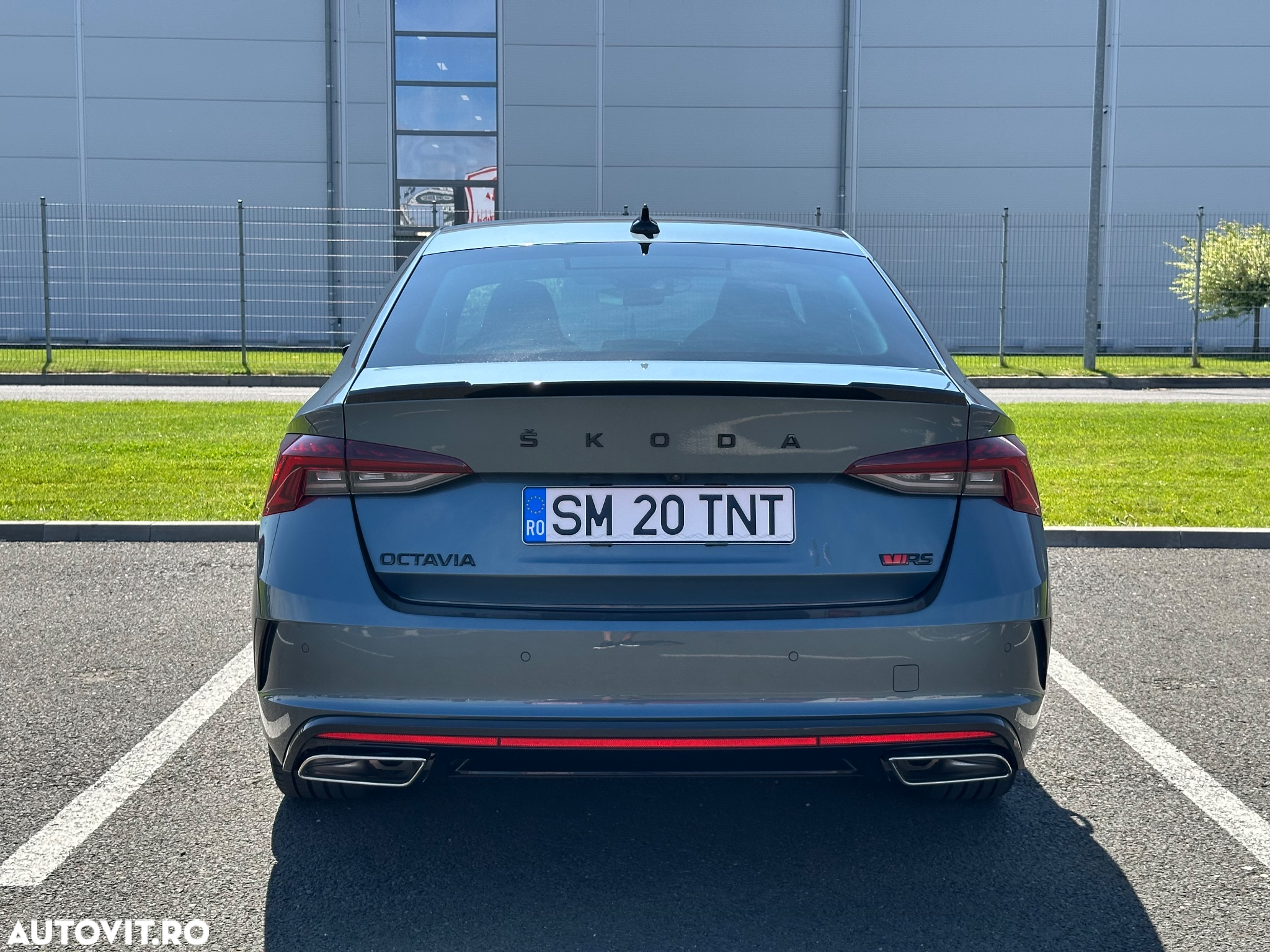 Skoda Octavia 2.0 TSI DSG RS - 10