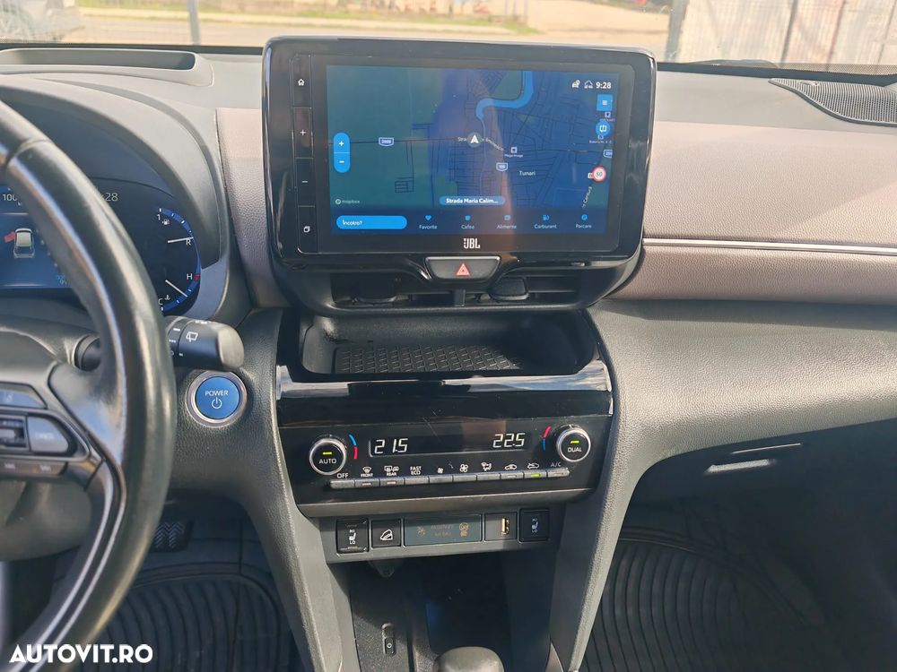 Toyota Yaris Cross 1.5 VVT-i HSD 4x4 Exclusive Adventure - 11