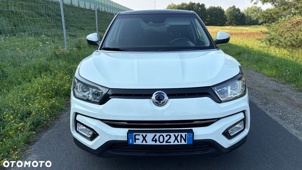 SsangYong/KGM Tivoli e-XGi 160 2WD Black+White - 14