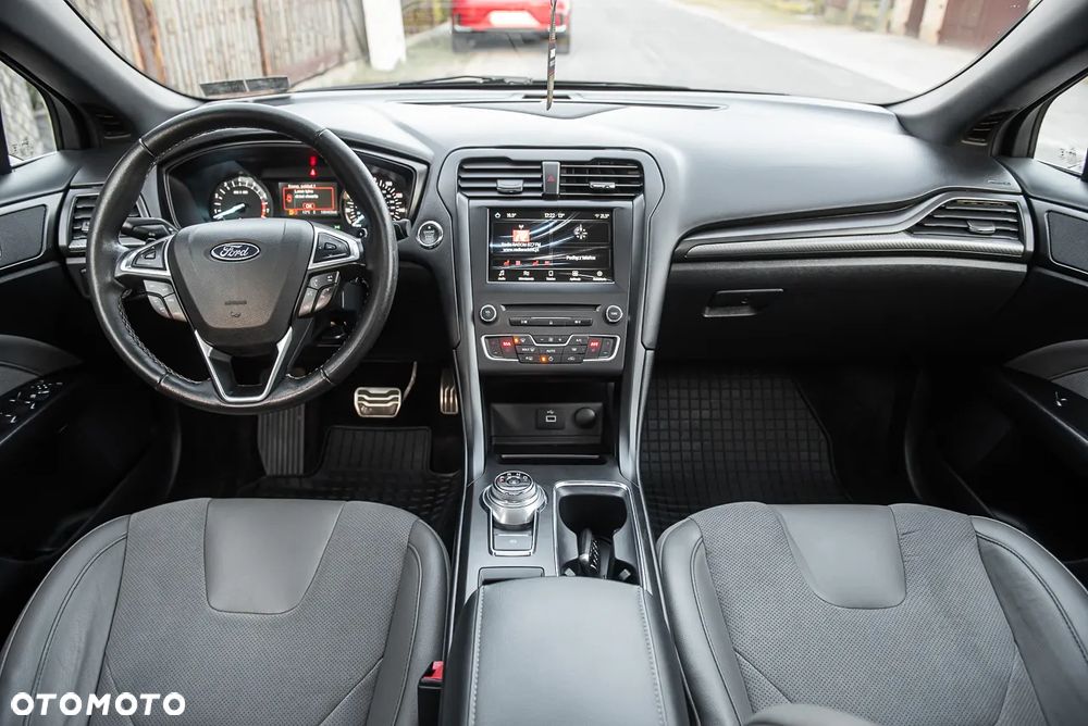 Ford Fusion - 7