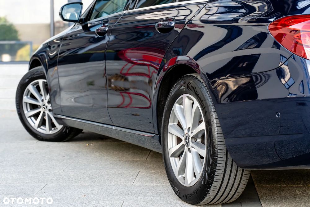 Mercedes-Benz Klasa E 220 d 9G-TRONIC - 14