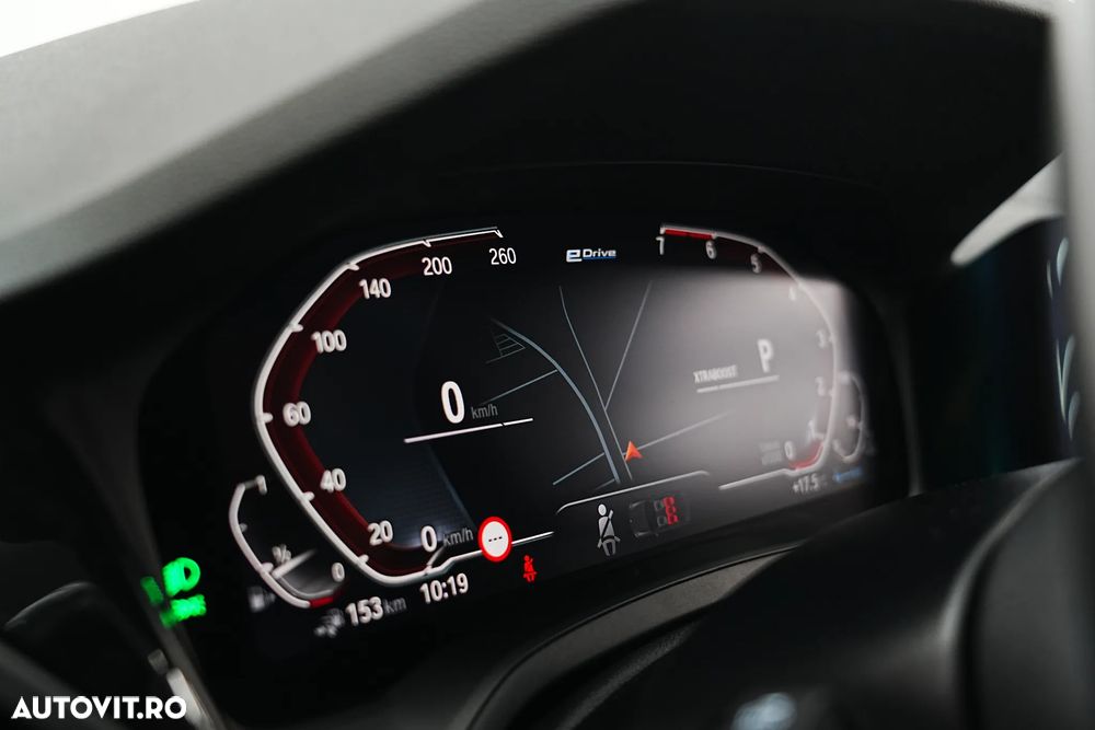 BMW Seria 3 330e Aut. - 29