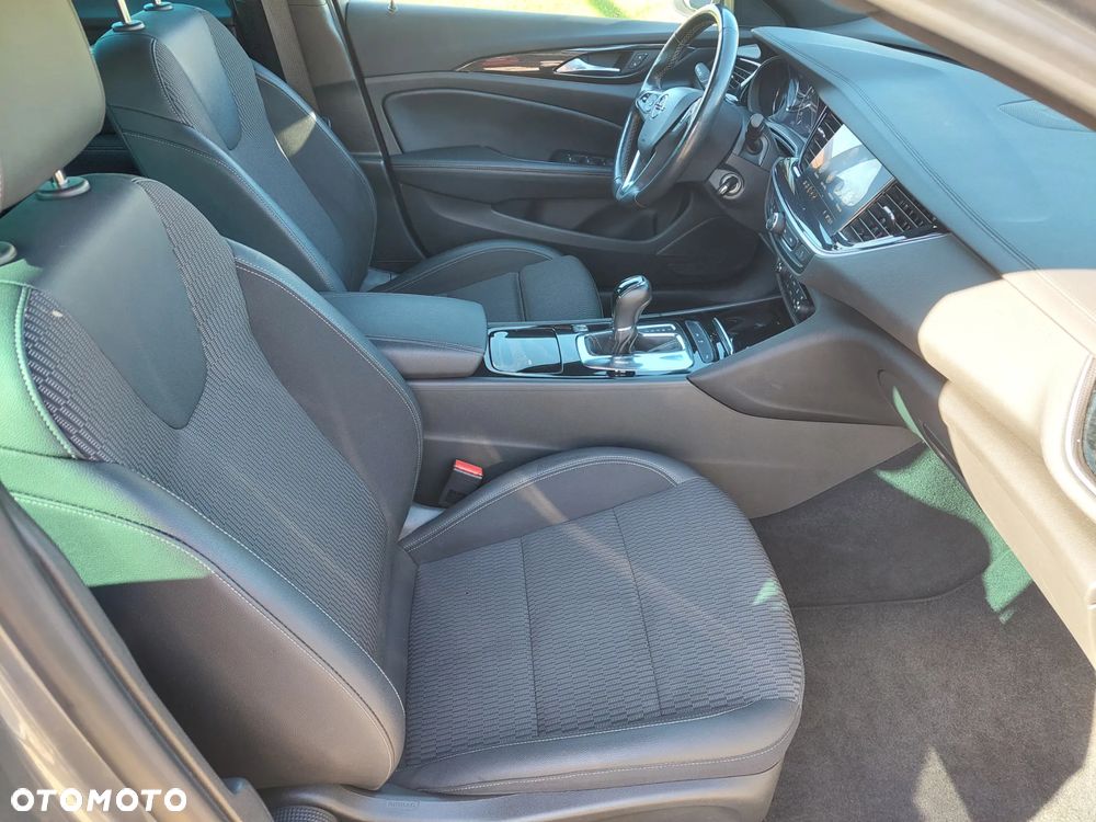 Opel Insignia - 16