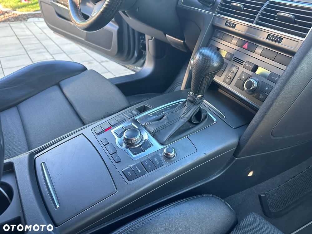 Audi A6 Avant 4.2 quattro tiptronic - 26