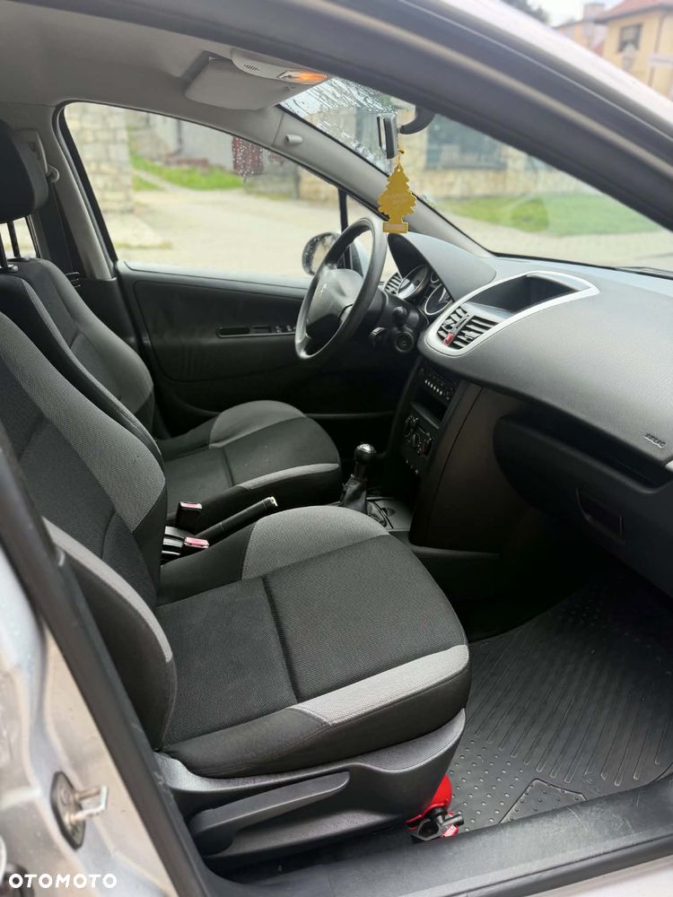 Peugeot 207 - 7