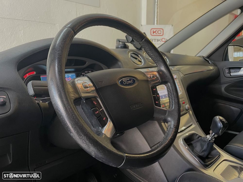 Ford S-Max 2.0 TDCi Titanium 7L - 19