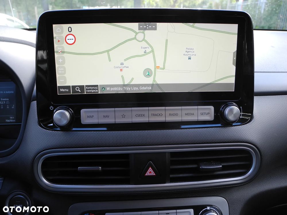 Hyundai Kona 64kWh Executive - 12