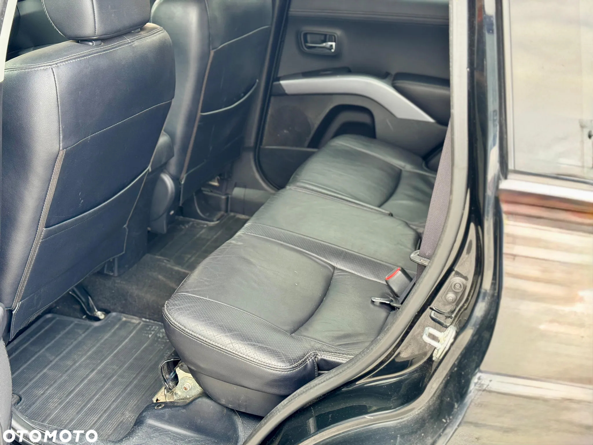 Mitsubishi Outlander 2.4 4WD CVT Intense - 37