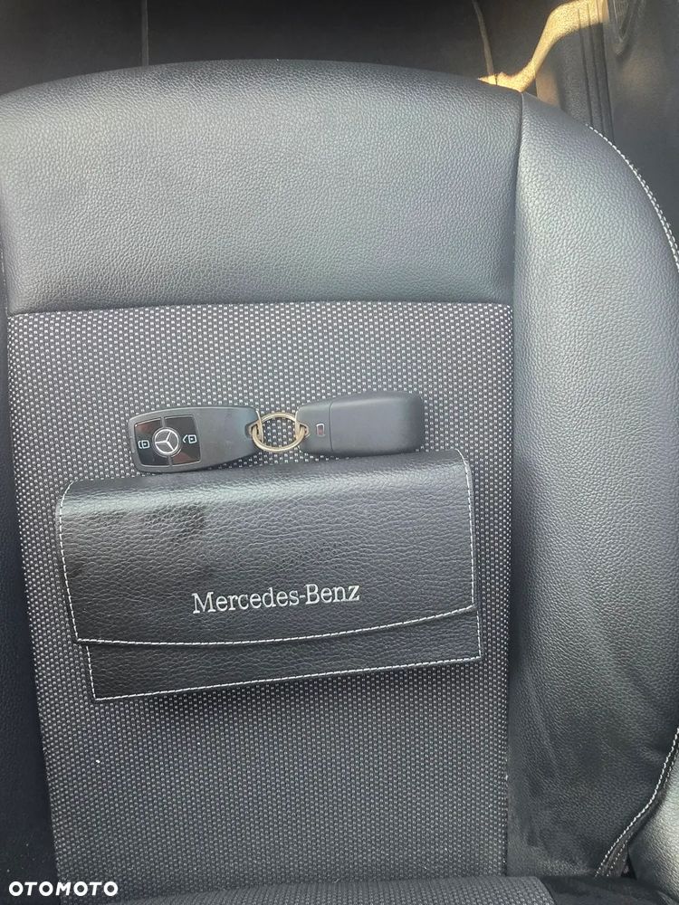 Mercedes-Benz GLA 180 7G-DCT Edition 1 - 17
