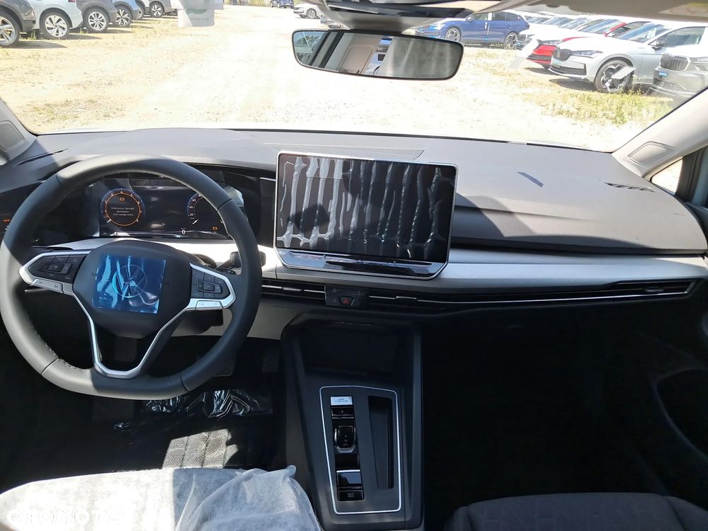 Volkswagen Golf VIII 1.5 eTSI EVO Life DSG - 12