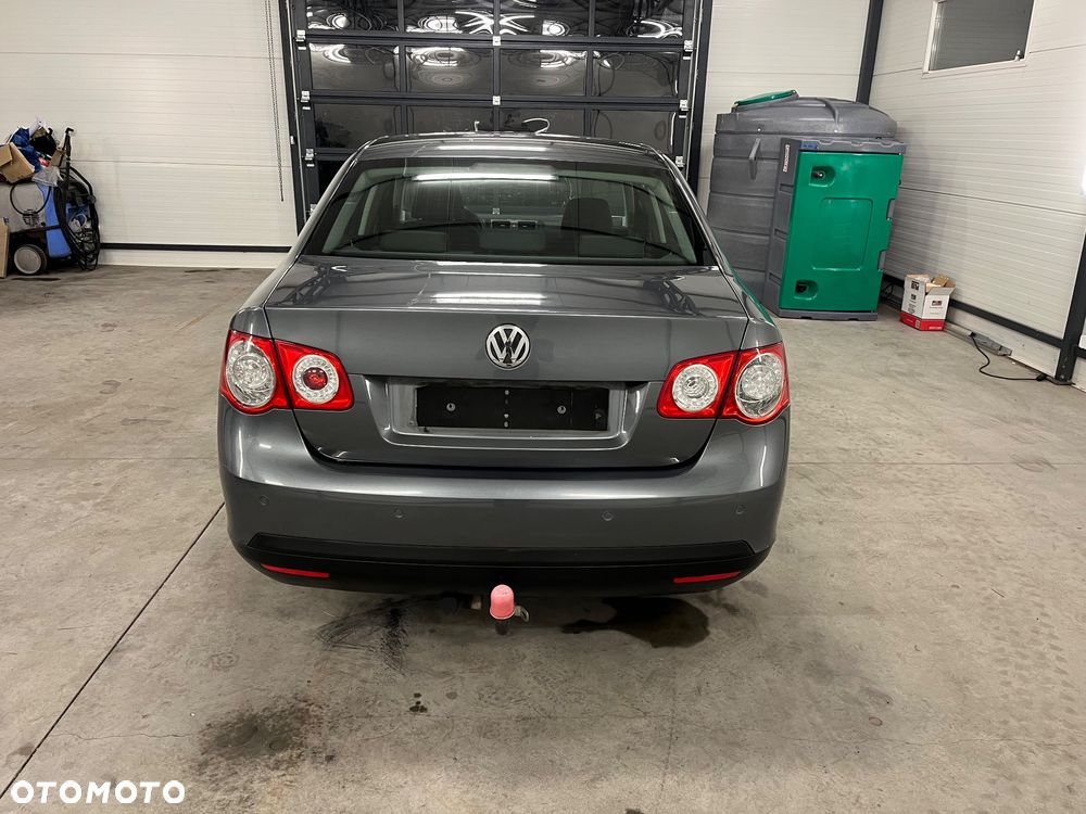 Volkswagen Jetta 1.9 TDI DPF Comfortline - 9