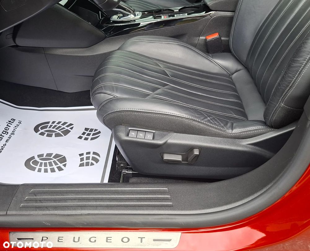 Peugeot 2008 PureTech 130 EAT8 GT - 27
