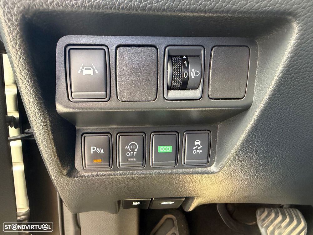 Nissan Qashqai 1.2 DIG-T N-Vision Xtronic - 37