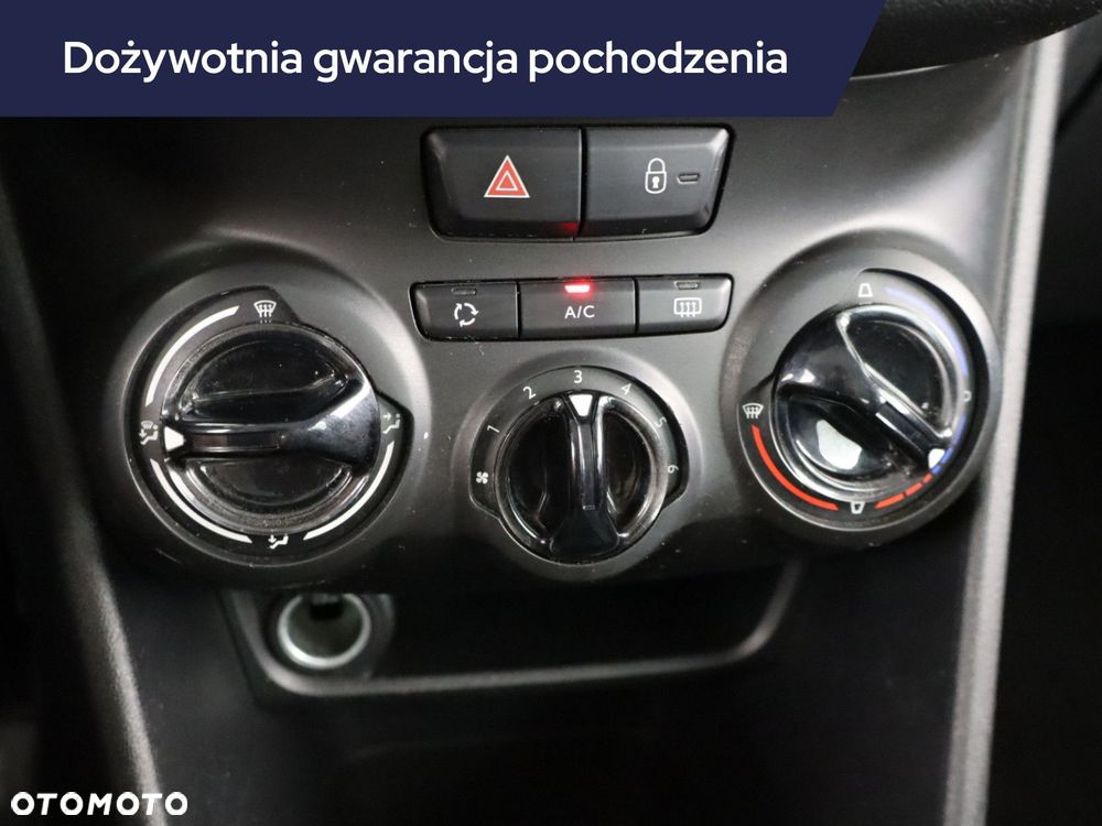 Peugeot 208 - 17