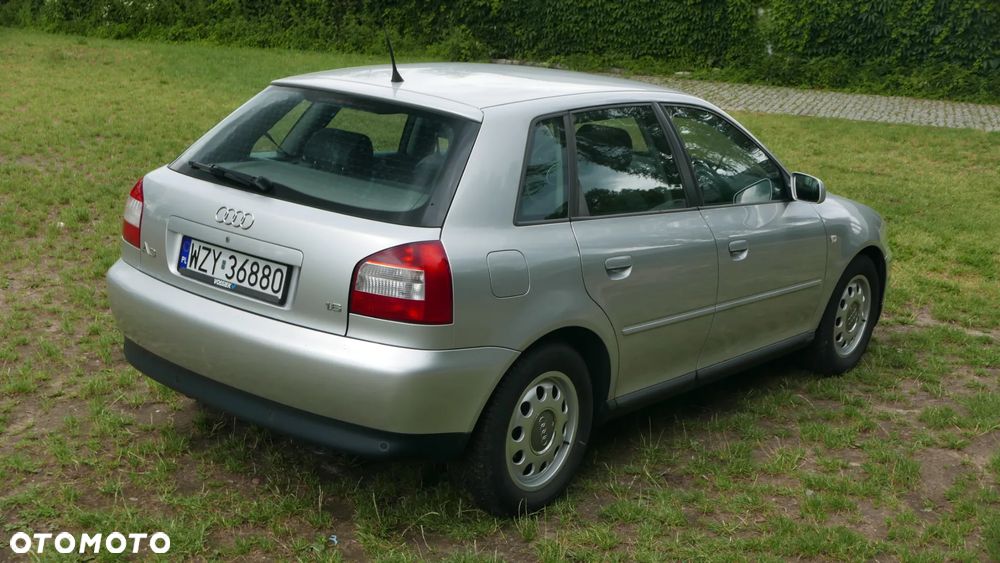Audi A3 Sportback 1.6 Ambiente - 5
