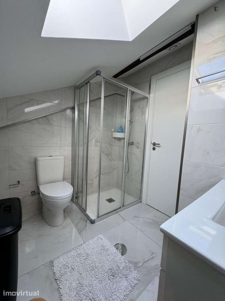 Quarto - localizado em Norton de Matos Coimbra - Grande imagem: 2/18