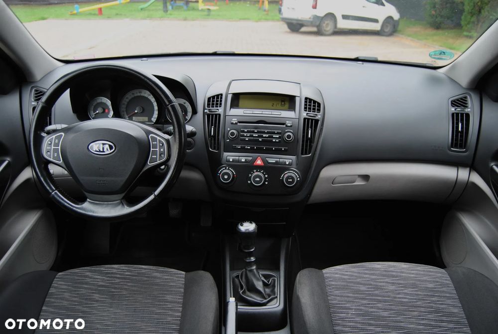 Kia Ceed 1.4 Comfort - 9