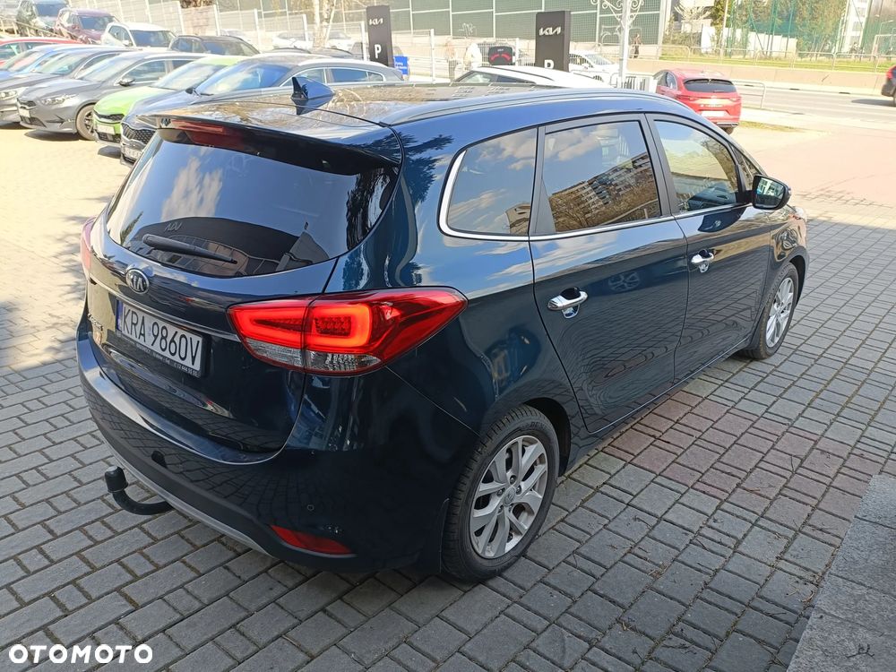 Kia Carens 2.0 GDI L - 6