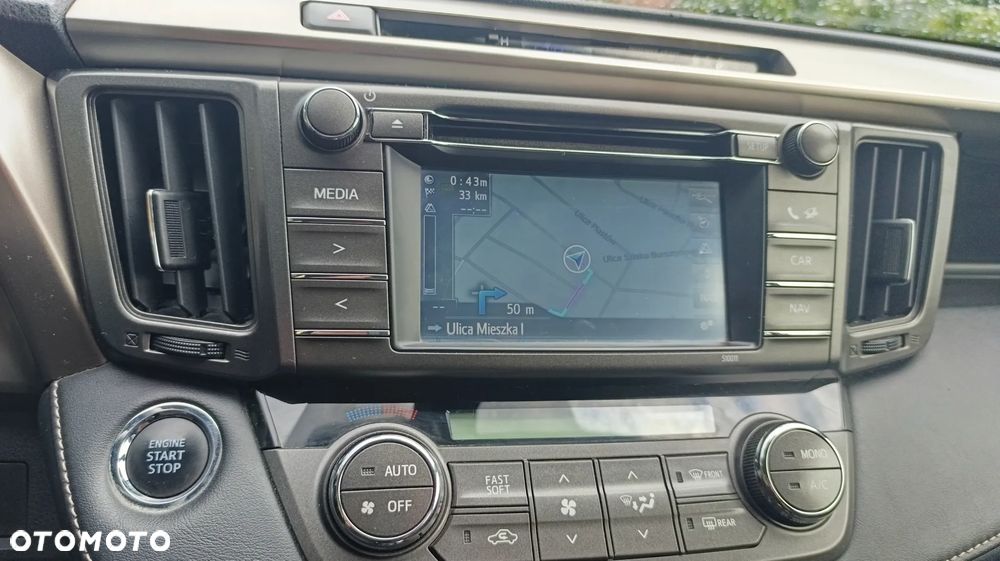 Toyota RAV4 2.2 D-4D Premium - 21