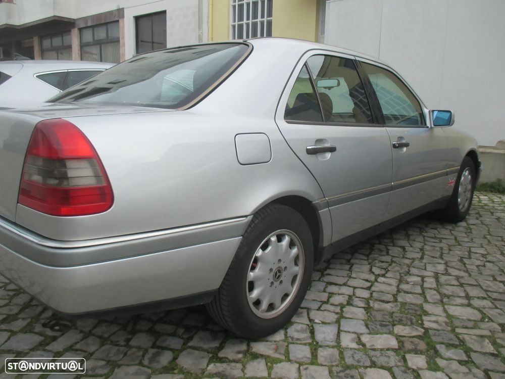 Mercedes-Benz C 220 D Elegance - 4