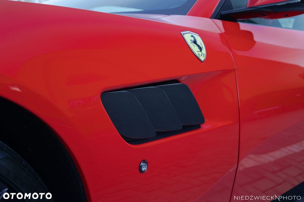 Ferrari GTC4Lusso - 4