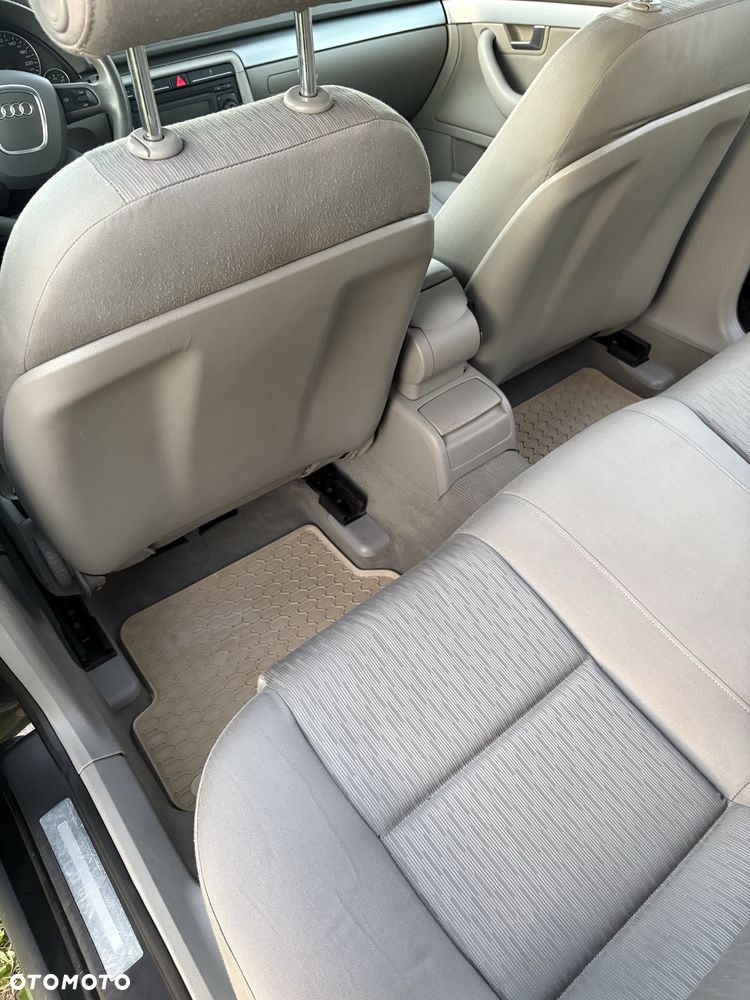 Audi A4 Limousine - 6