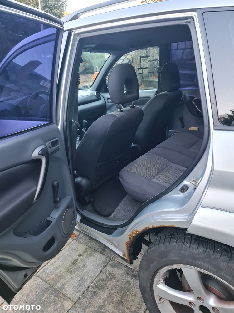 Toyota RAV4 D-4D 4x4 - 10