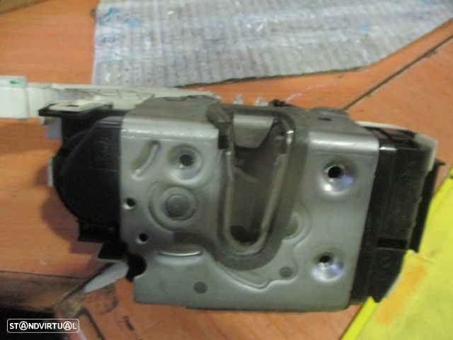 Fecho A0997200435 MERCEDES W212 2011 FD 4 PINOS MERCEDES C S204 W204 FASE 2  2012 200CDI 136CV 5P PRETO FD 4 PINOS - 4