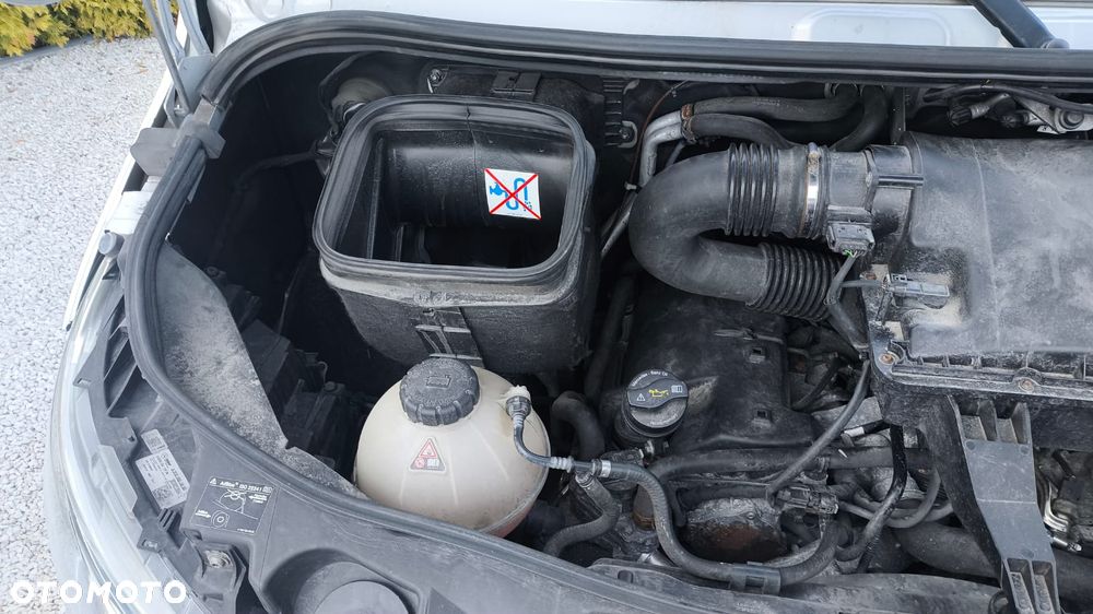 Mercedes-Benz Sprinter - 21