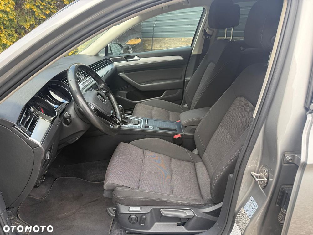 Volkswagen Passat 2.0 TDI (BlueMotion Technology) DSG Highline - 17