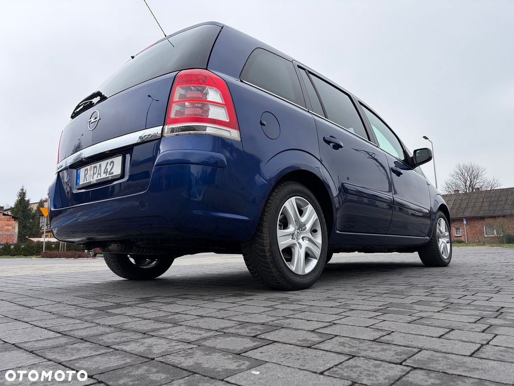 Opel Zafira 1.6 ecoFLEX Family - 19