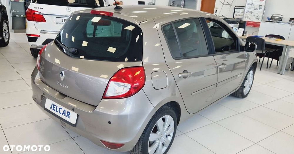Renault Clio - 7