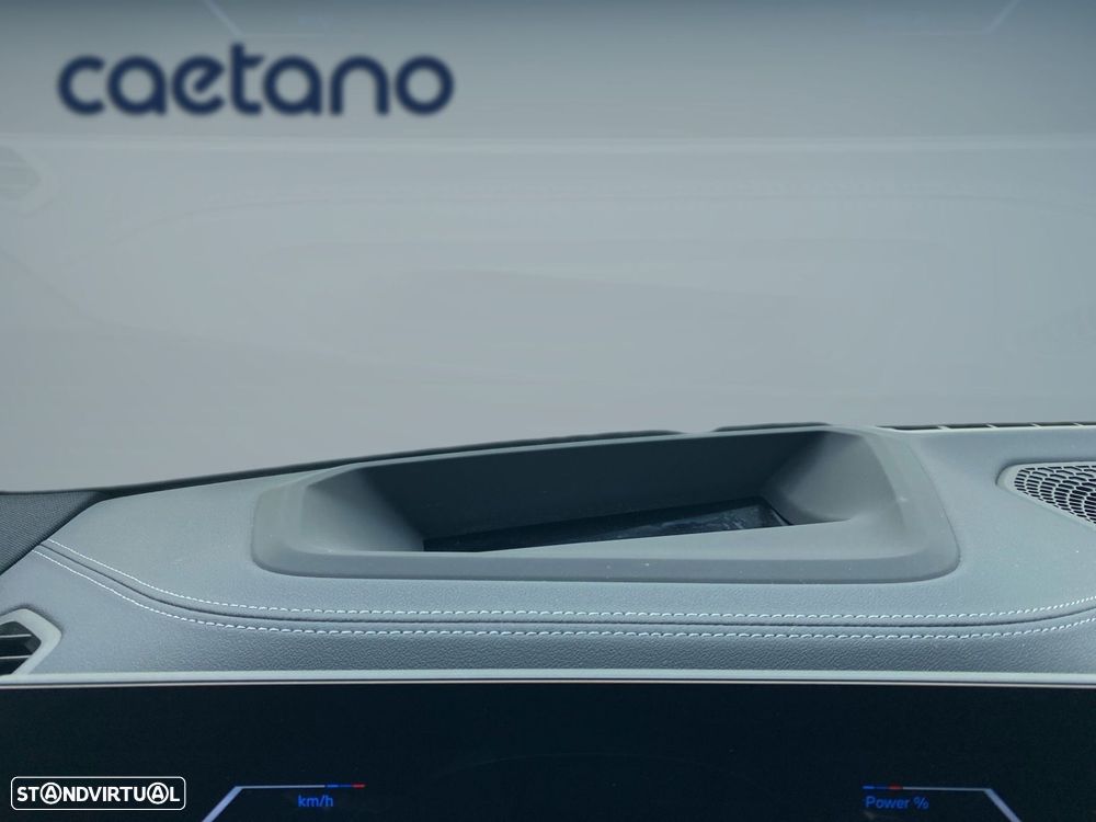 BMW 330 e Pack Desportivo M Auto - 8