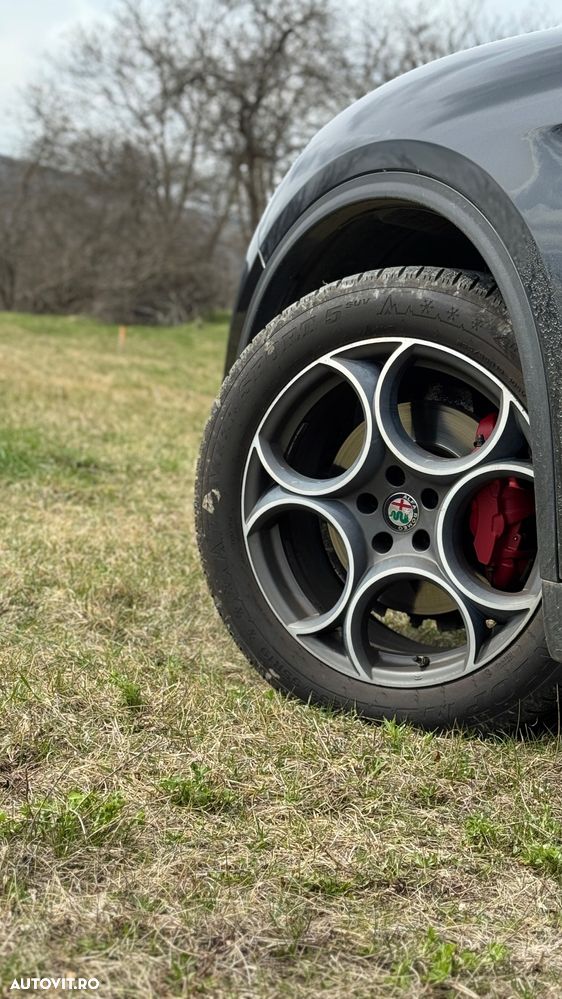 Alfa Romeo Stelvio 2.2 JTDM AWD AT8 Veloce - 8