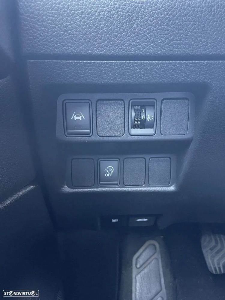 Nissan Qashqai 1.5 dCi N-Connecta 18 - 10