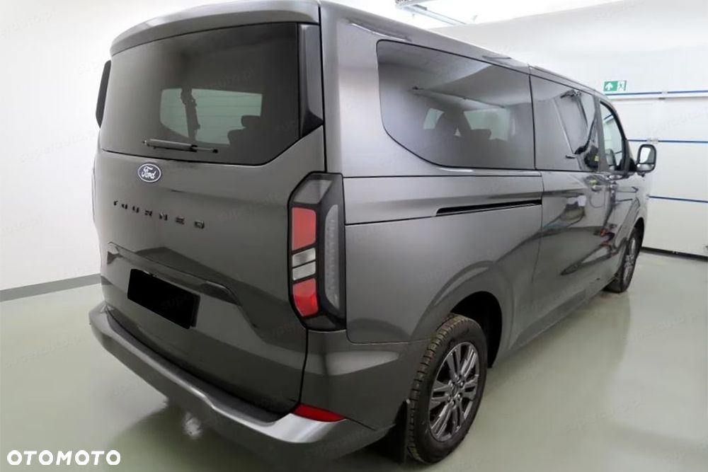 Ford Tourneo Custom - 5
